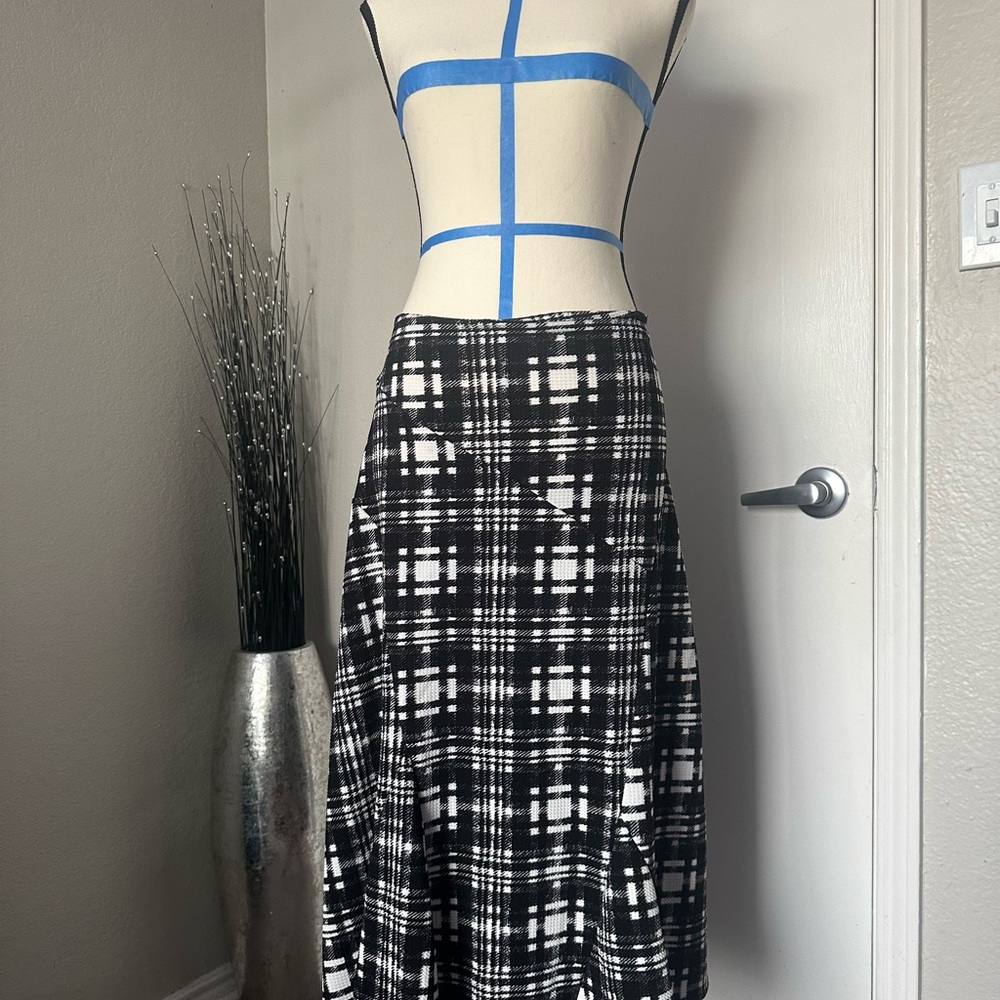 Source Unknown Black and White A-Line Midi Skirt